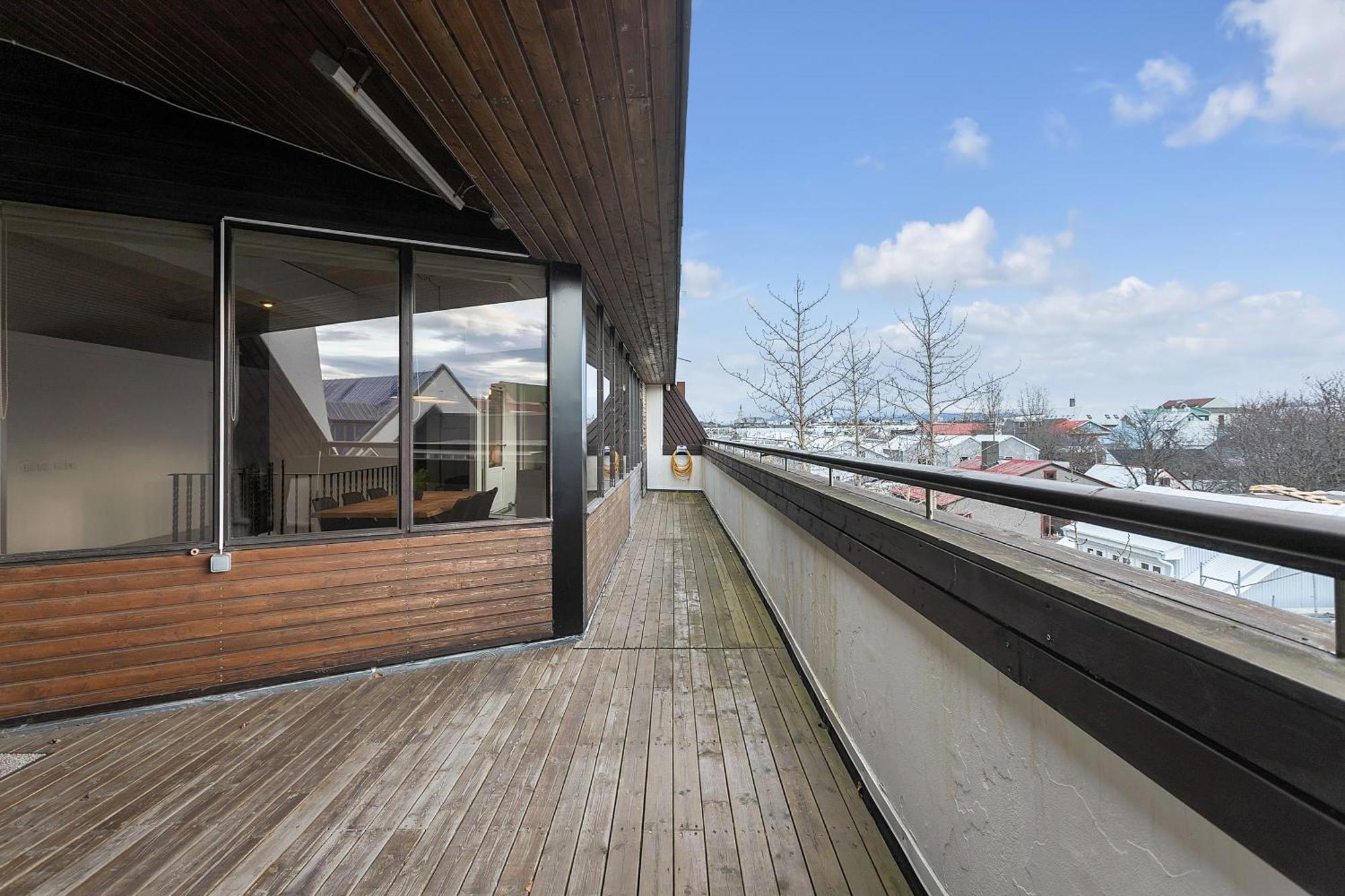 Penthouse Apt On The Shopping Street-Free Parking Reykjavik Luaran gambar