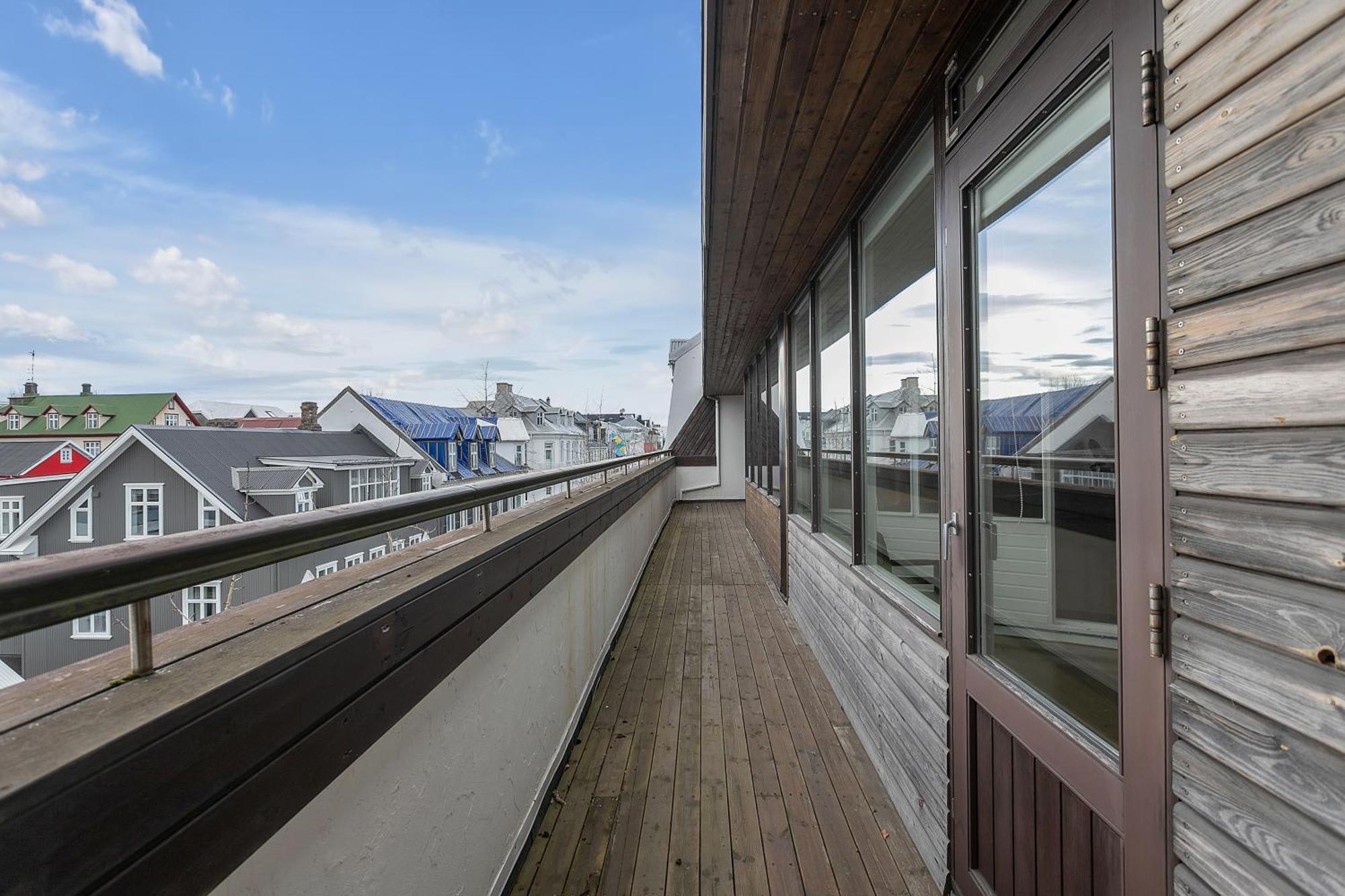 Penthouse Apt On The Shopping Street-Free Parking Reykjavik Luaran gambar