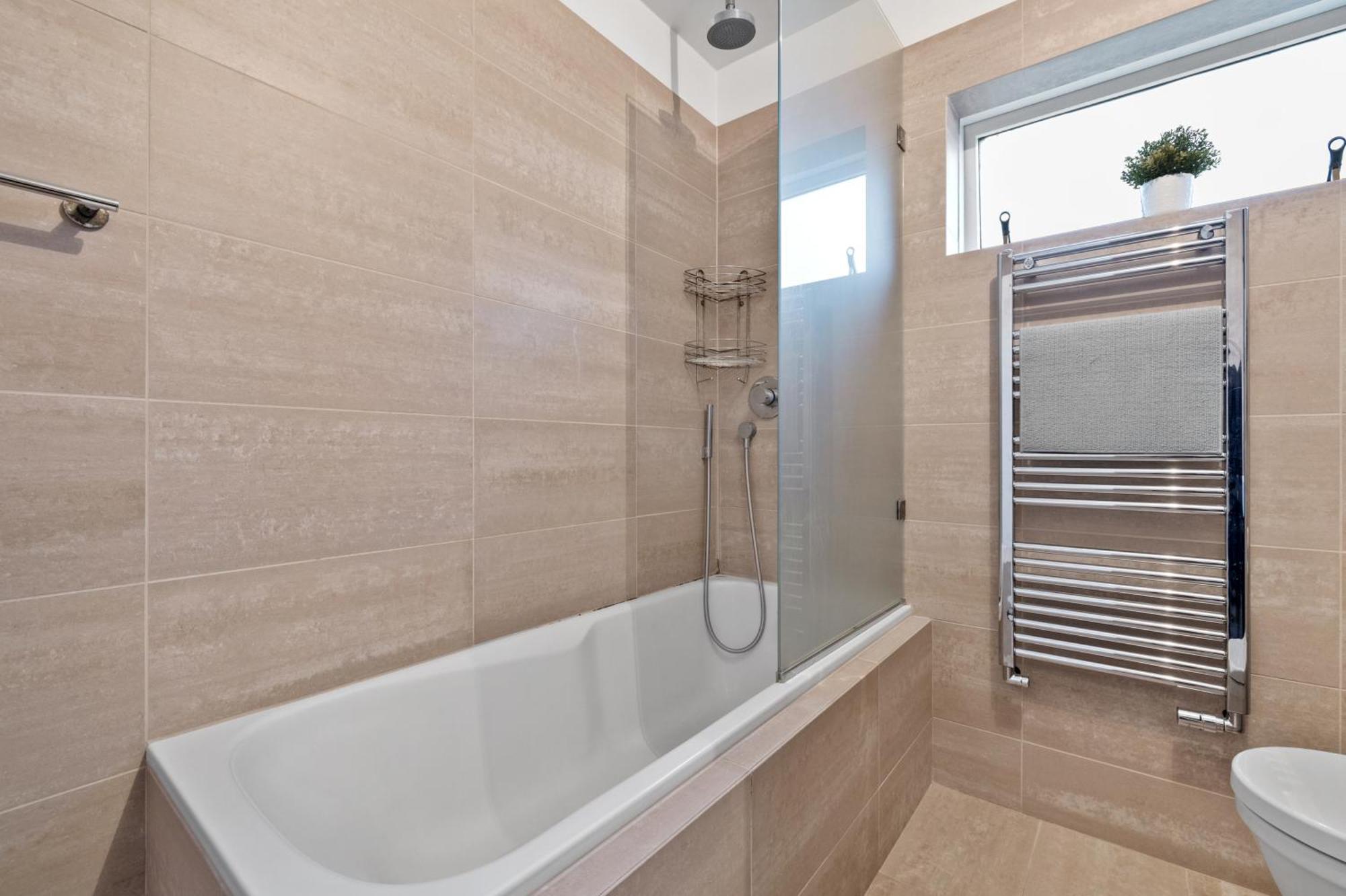 Penthouse Apt On The Shopping Street-Free Parking Reykjavik Luaran gambar