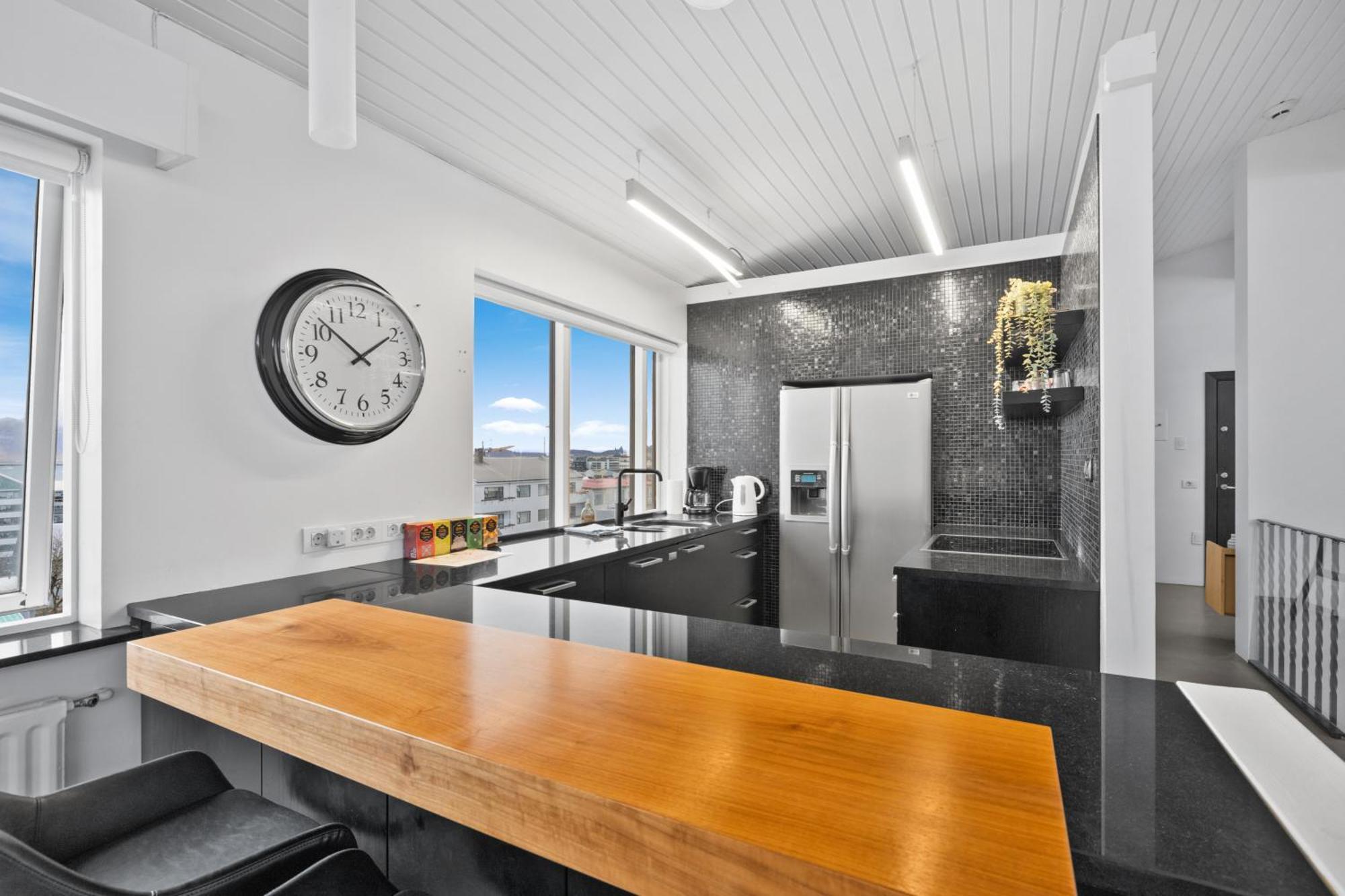 Penthouse Apt On The Shopping Street-Free Parking Reykjavik Luaran gambar