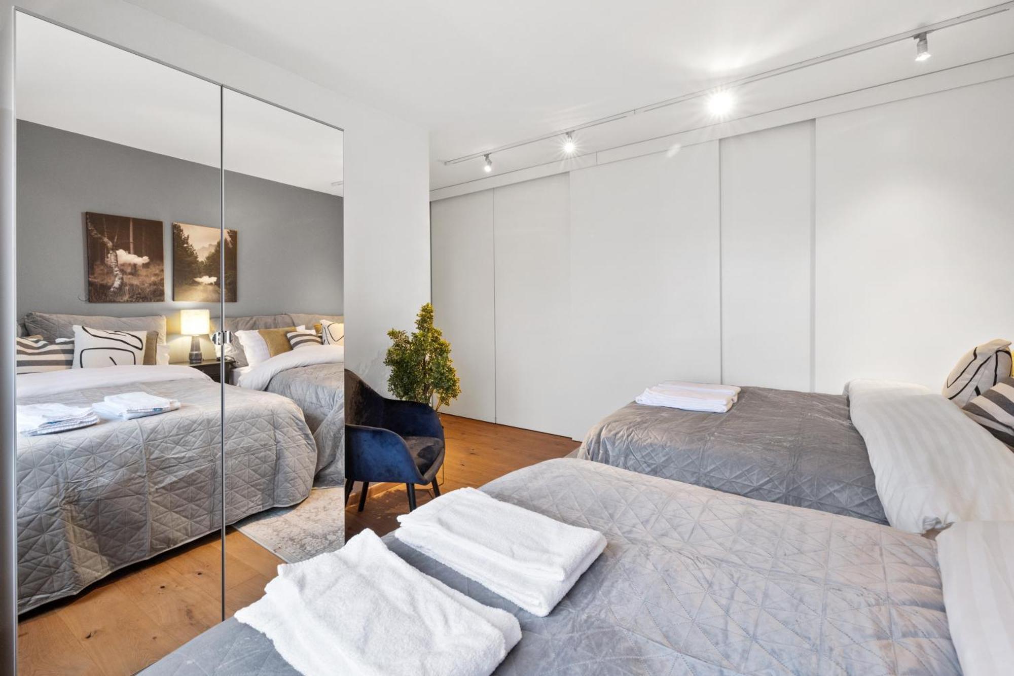 Penthouse Apt On The Shopping Street-Free Parking Reykjavik Luaran gambar
