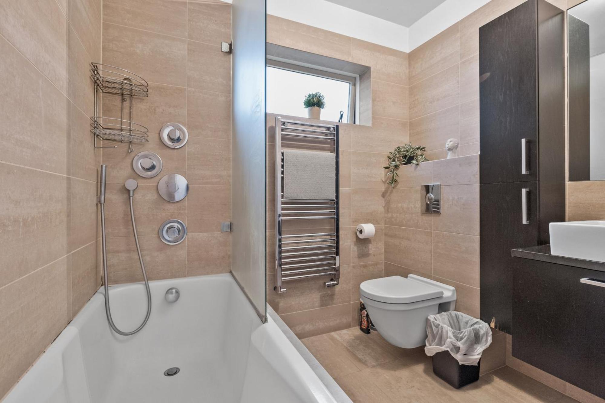 Penthouse Apt On The Shopping Street-Free Parking Reykjavik Luaran gambar